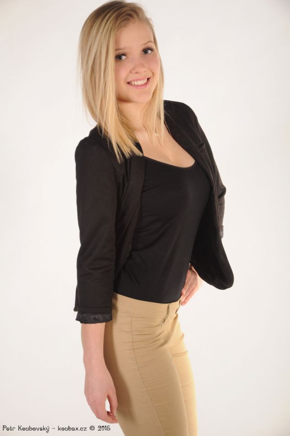 150405_adela1.jpg